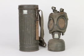 Wehrmacht gas mask in can - named