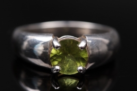 Silver ring with peridot