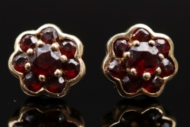 Red garnet flower shaped ear studs