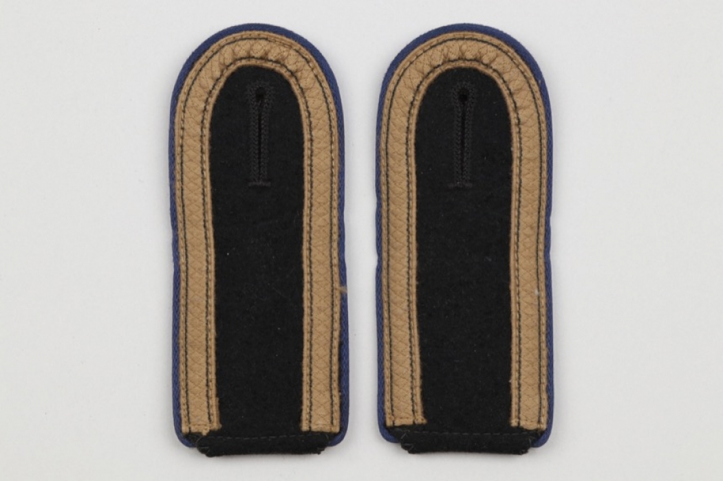 Waffen-SS medical shoulder boards - SS-Unterscharführer