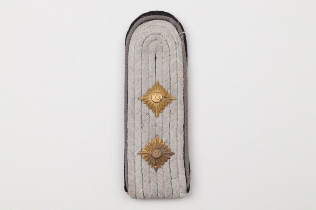 Waffen-SS RFSS shoulder board - SS-Hauptsturmführer