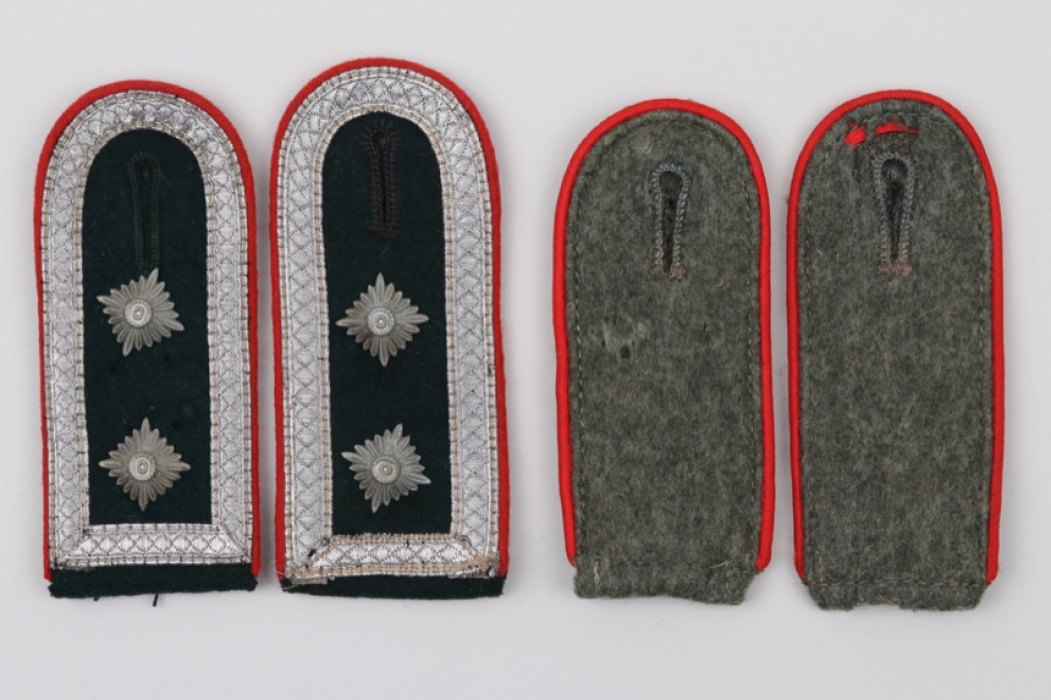 Two pair Artillerie shoulder boards