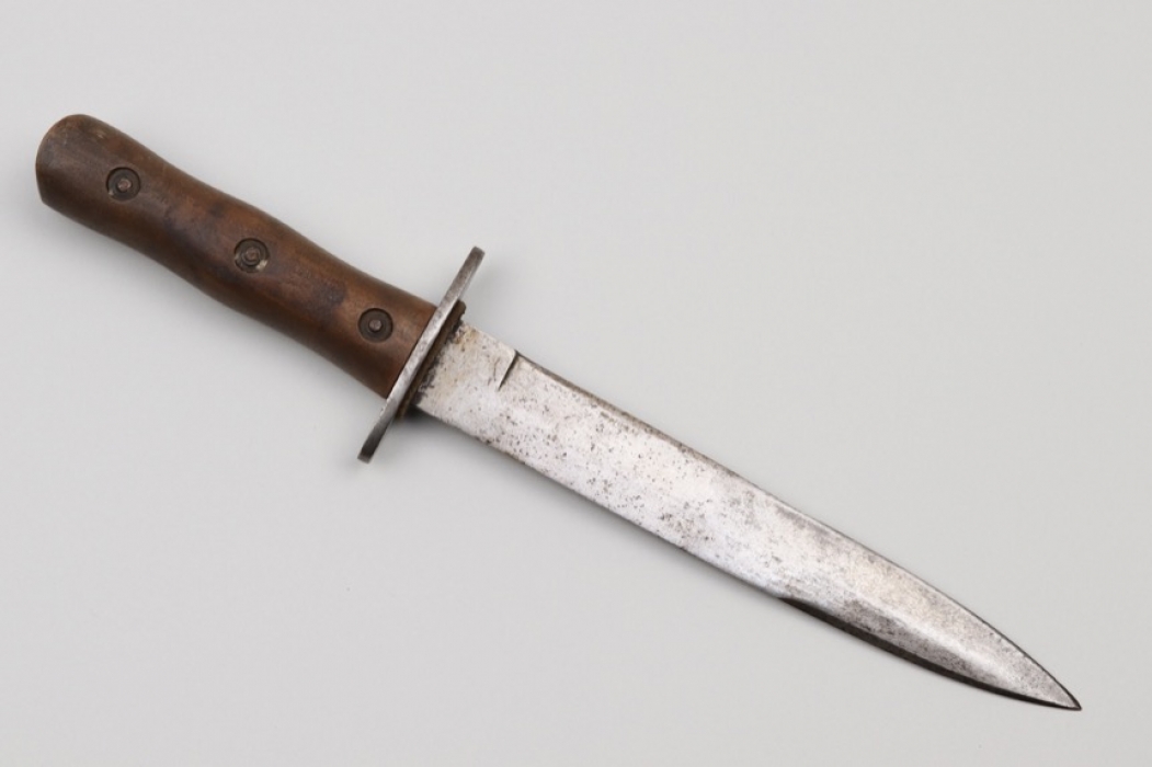 Italy - M39 combat knife