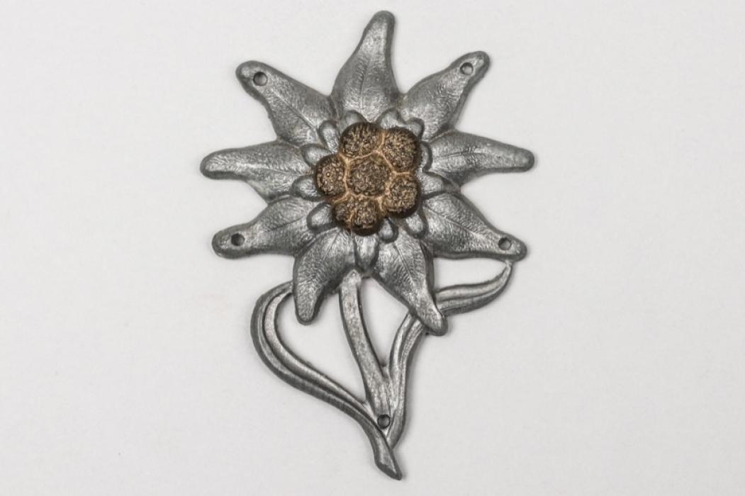 Gebirgsjäger Edelweiss cap badge