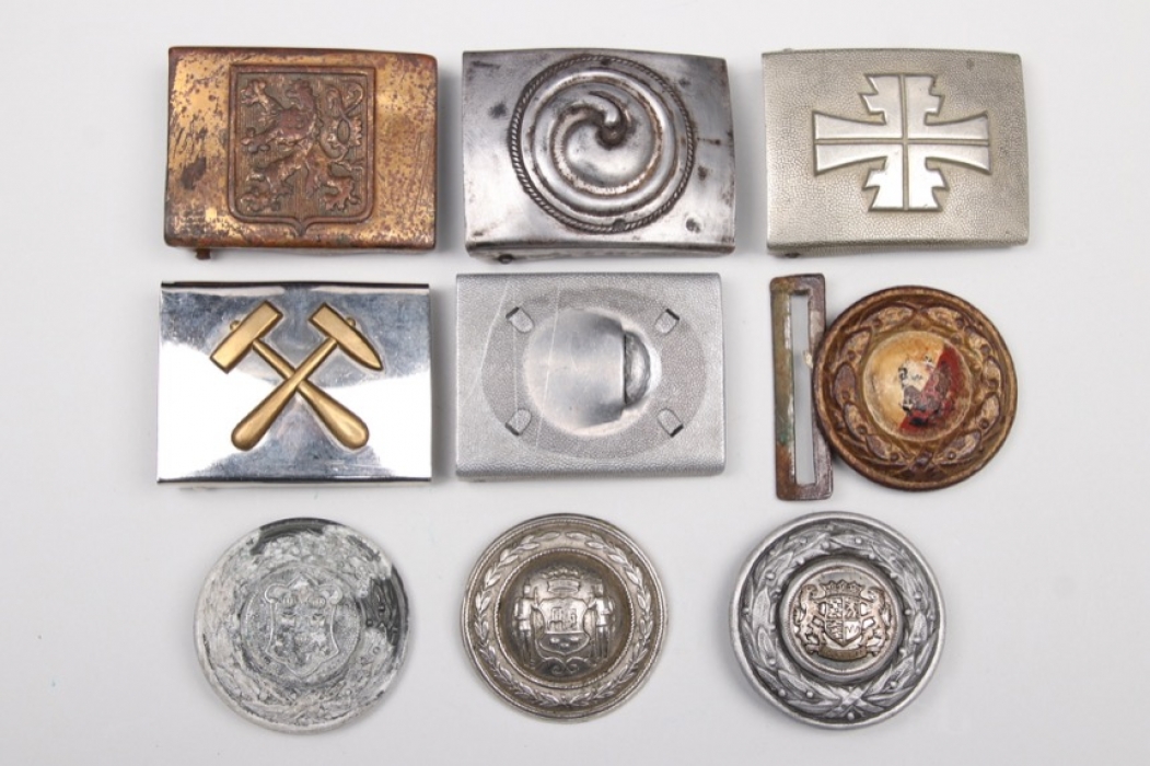 Lot of belt buckles