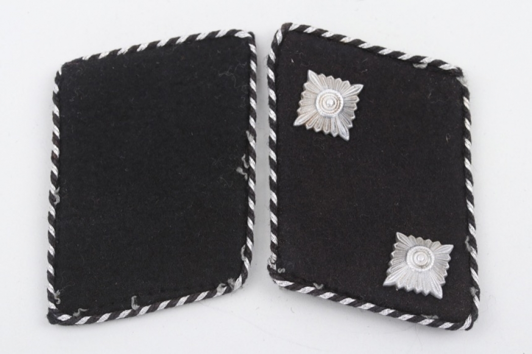 SS-SD collar tabs for an Oberscharführer