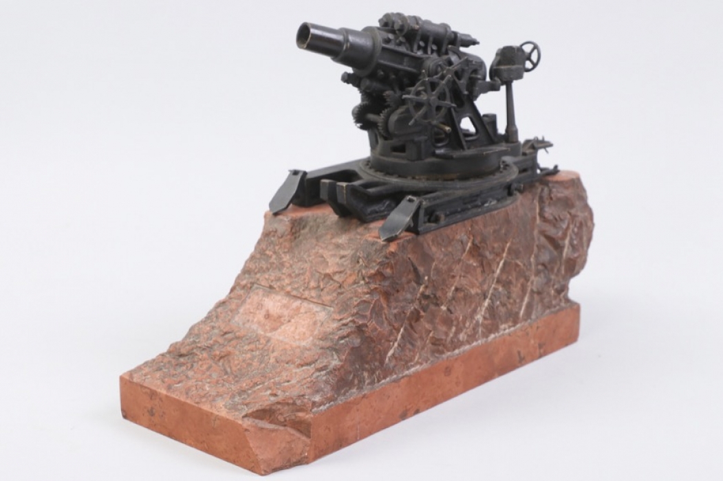 WWI impressive howitzer table decoration