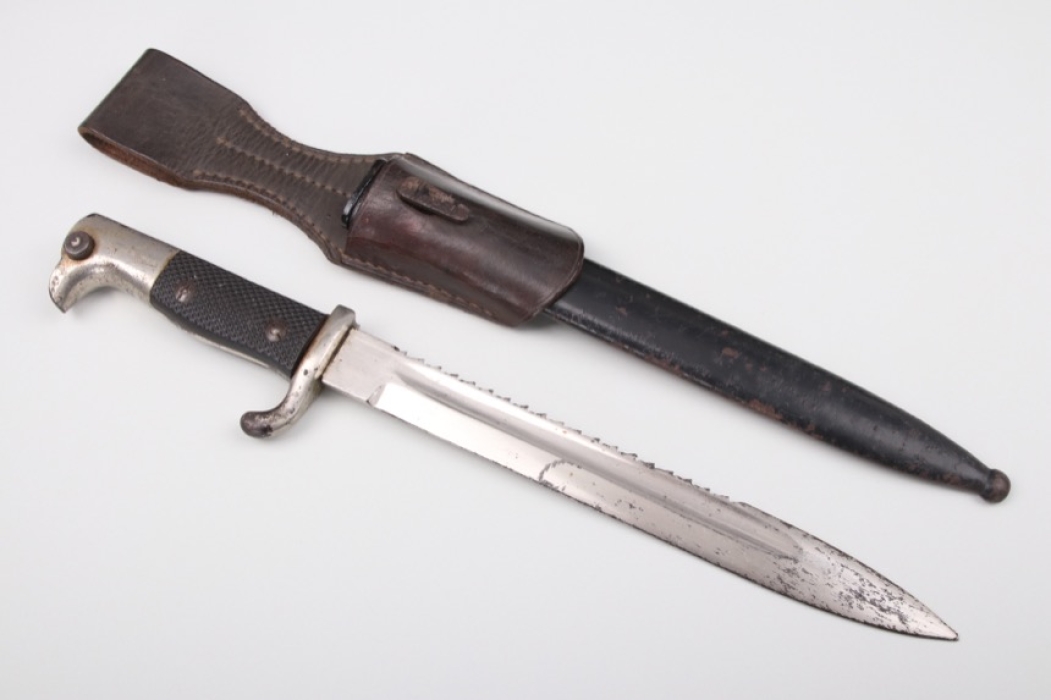 WWI bayonet KS 98 with sawback blade and frog