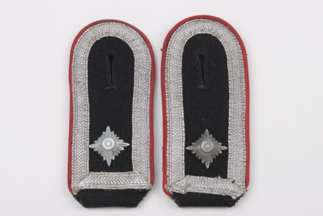 Waffen-SS Artillerie shoulder boards for a Scharführer