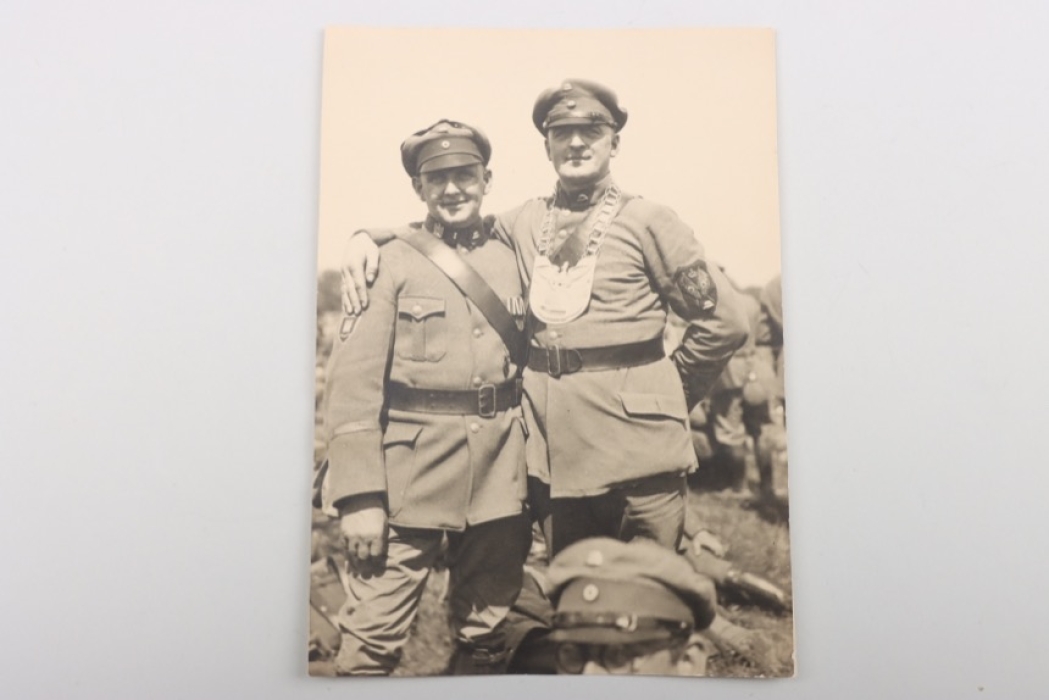 1934 photo of a Stahlhelmbund flag bearer