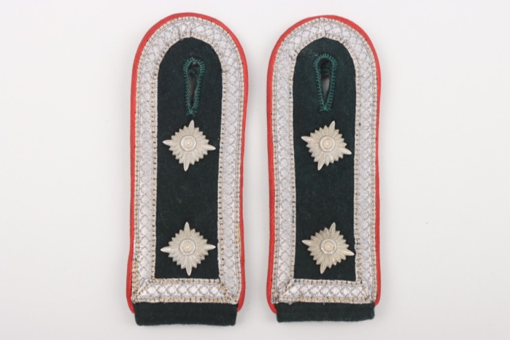 Heer Artillerie shoulder boards for an Oberfeldwebel