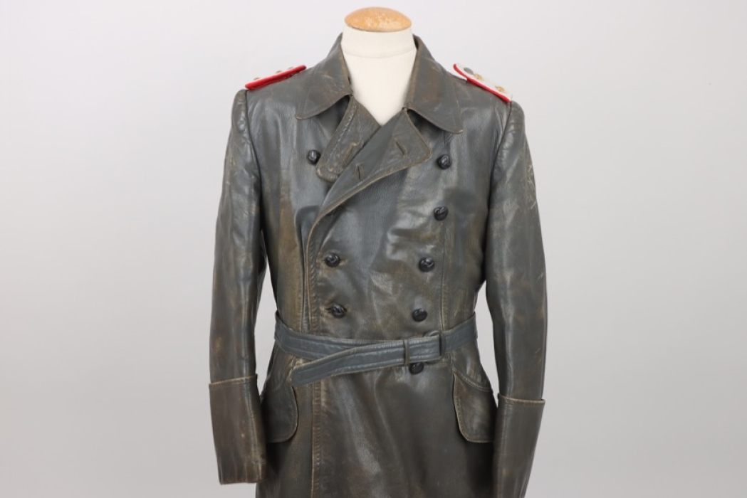 Luftwaffe leather coat for an Flak Hauptmann