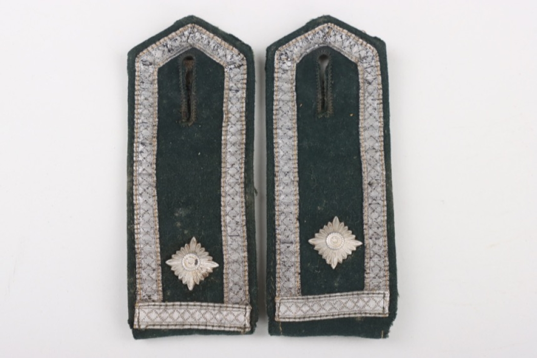 Heer early shoulder boards for a Feldwebel