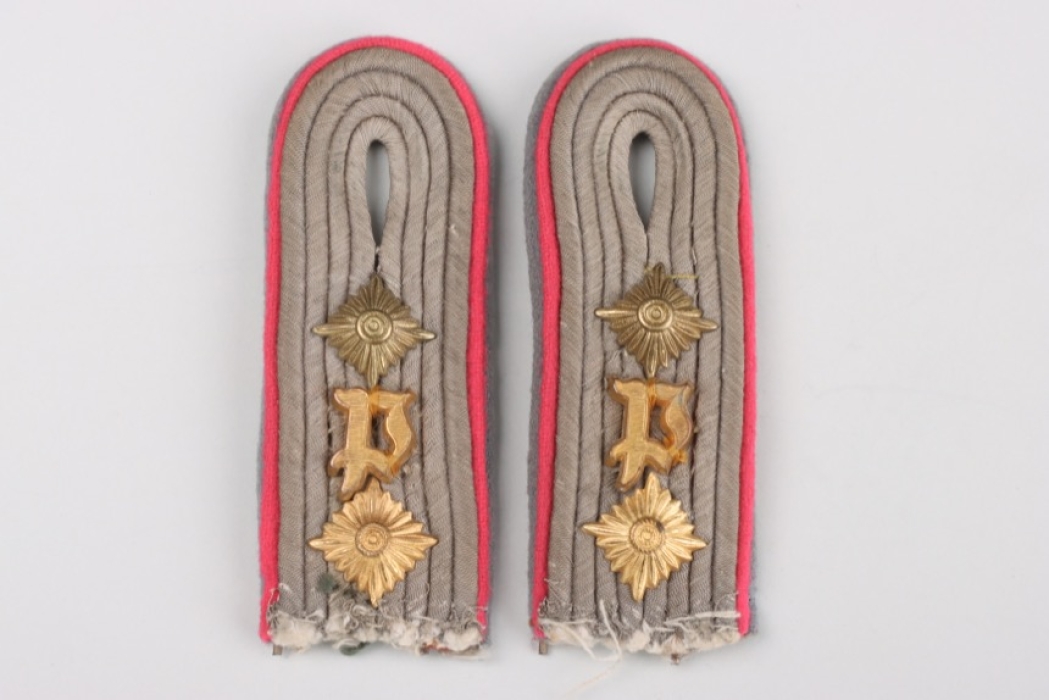 Heer Panzerjäger shoulder boards for a Hauptmann der Reserve