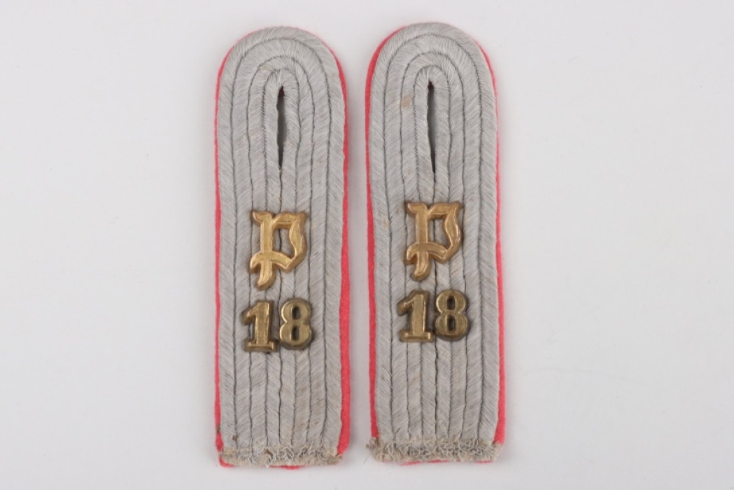 Panzerjäger-Abteilung 18 shoulder boards for a Leutnant