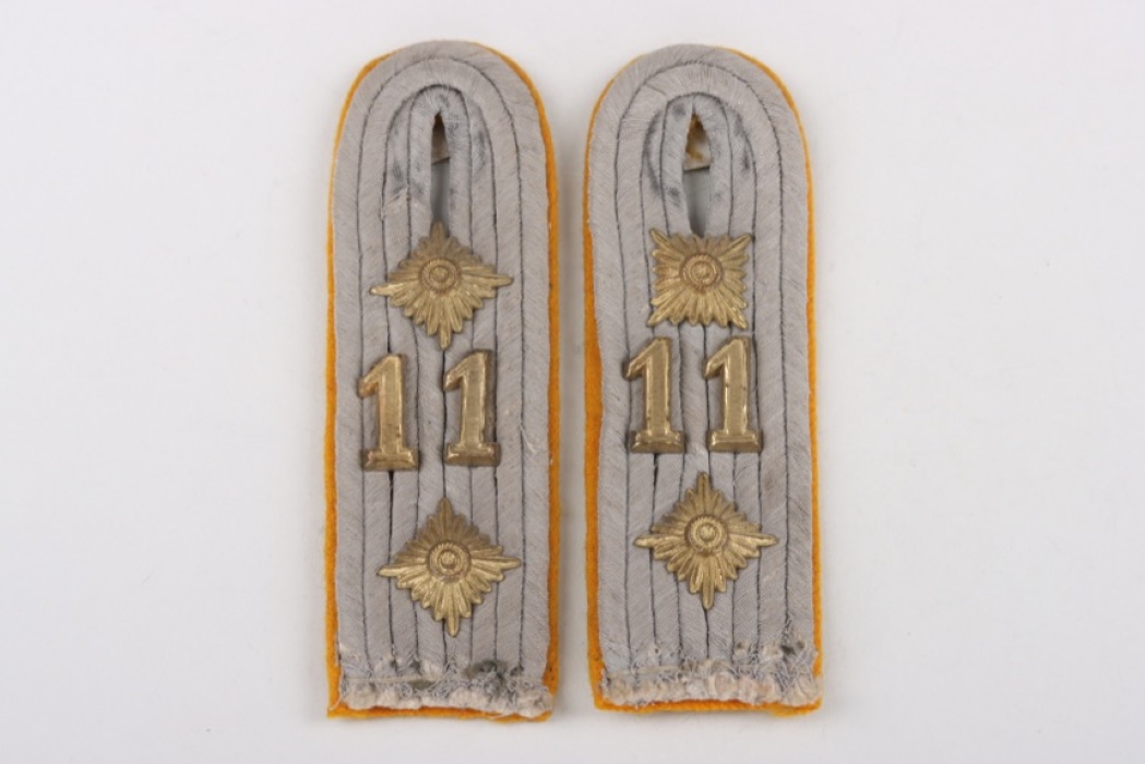 Heer Kavallerie-Regiment 11 shoulder boards for a Rittmeister