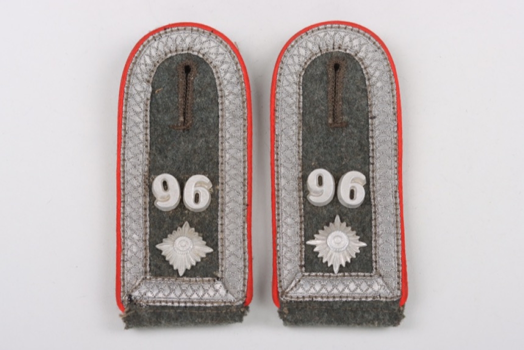 Heer Artillerie-Regiment 96 shoulder boards for a Feldwebel