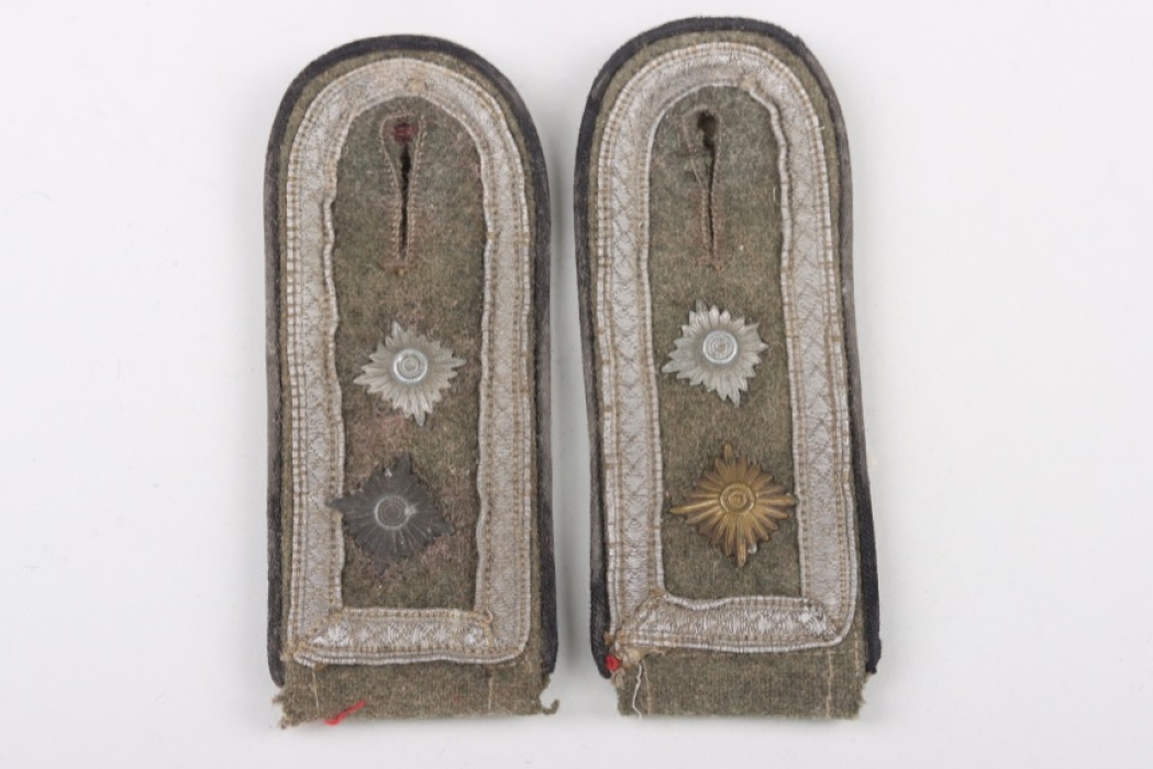 Heer Pioniere shoulder boards for an Oberfeldwebel