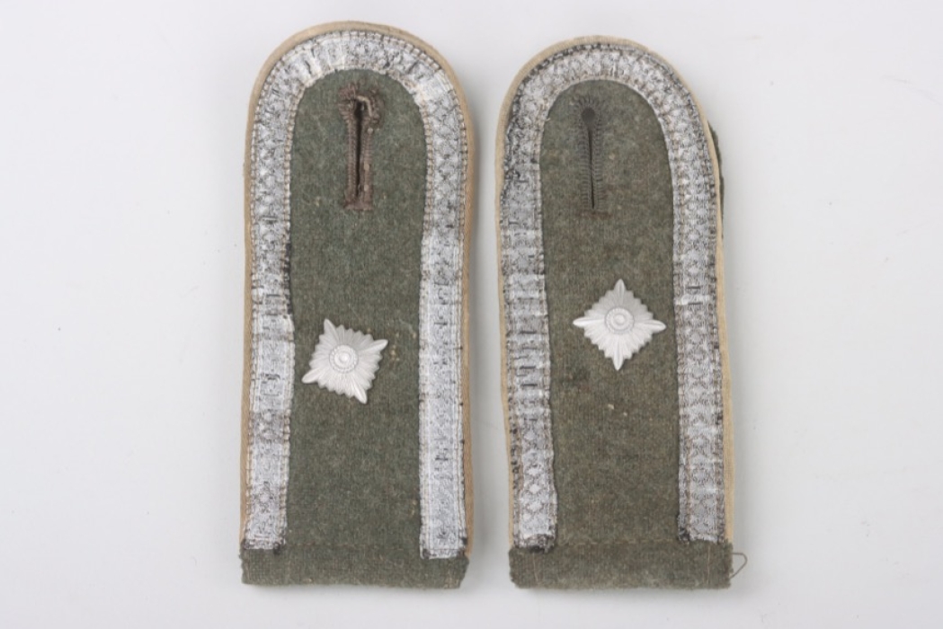 Heer Infanterie shoulder boards for a Feldwebel