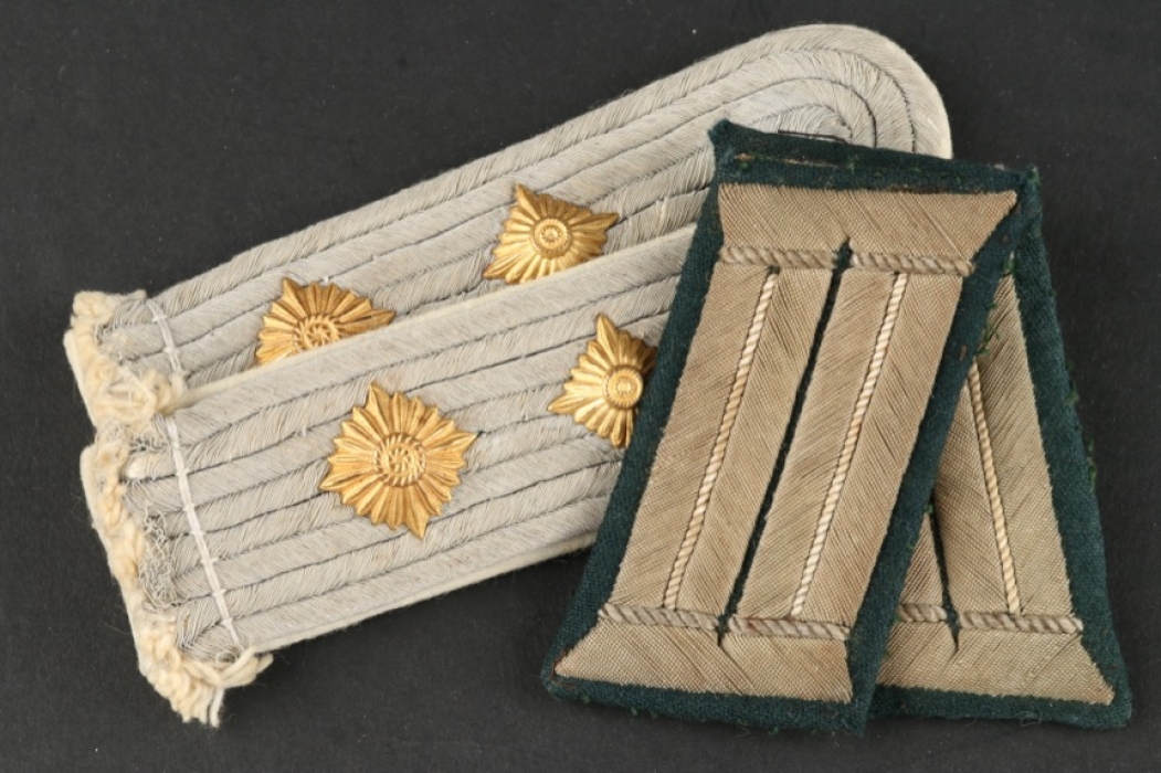 Set of Infantry Hauptmann insignia