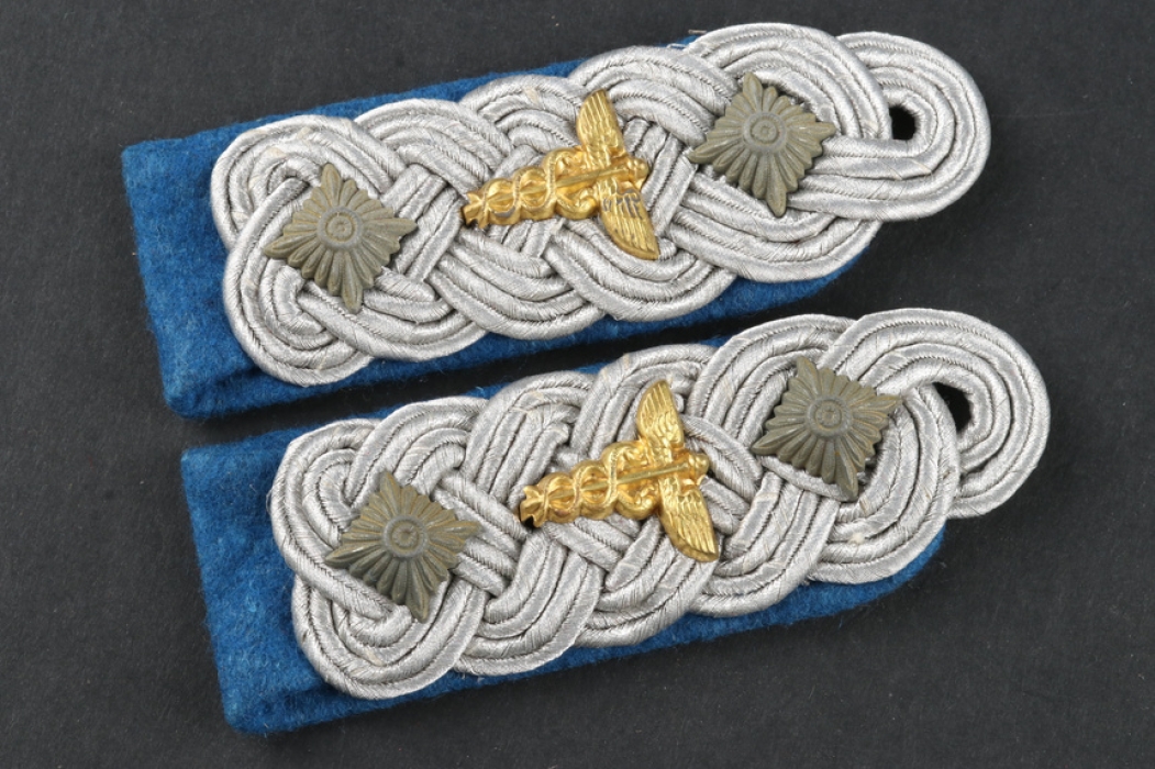 Pair of Shoulder Boards Truppensonderdienst - Administrative Oberst