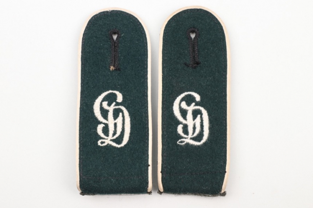 Lt. Pöhlmann - Infanterie "GD" shoulder boards EM