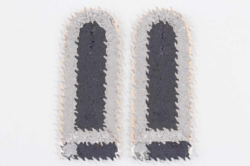 Hermann Göring - shoulder boards Feldwebel