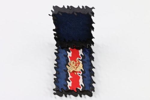 Kriegsmarine Honor Roll Clasp in case 