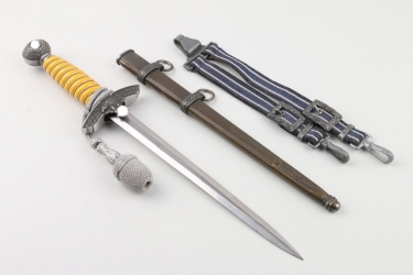 Luftwaffe officers dagger Eickhorn with hangers & portepee 