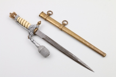 Kriegsmarine M38 officer's dagger with damascus blade 