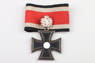 Knight's Cross "L/12" with "L/50" Oak Leaves