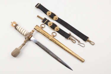 Kriegsmarine officer's dagger (Eickhorn) with hangers