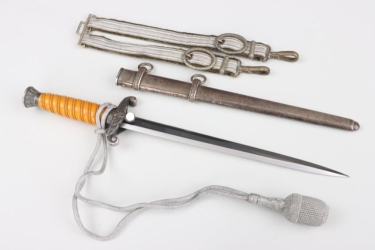 M35 Heer officer's dagger with hangers and portepee