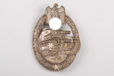 Tank Assault Badge in Silver - tombak