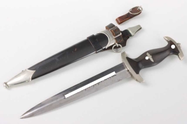 Early M33 SS Service Dagger "I" with vertical hanger - Böker