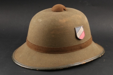 Heer Tropical pith helmet