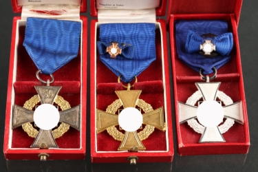 A Full Set of Faithful Service Decorations