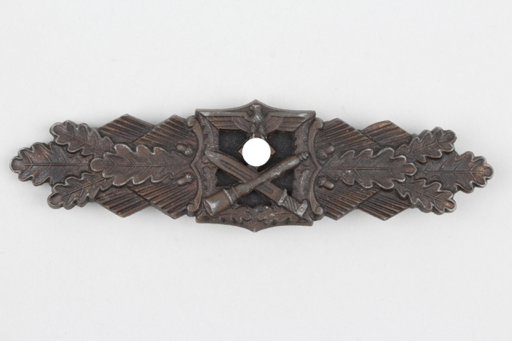 Close Combat Clasp in bronze - JFS (named) 