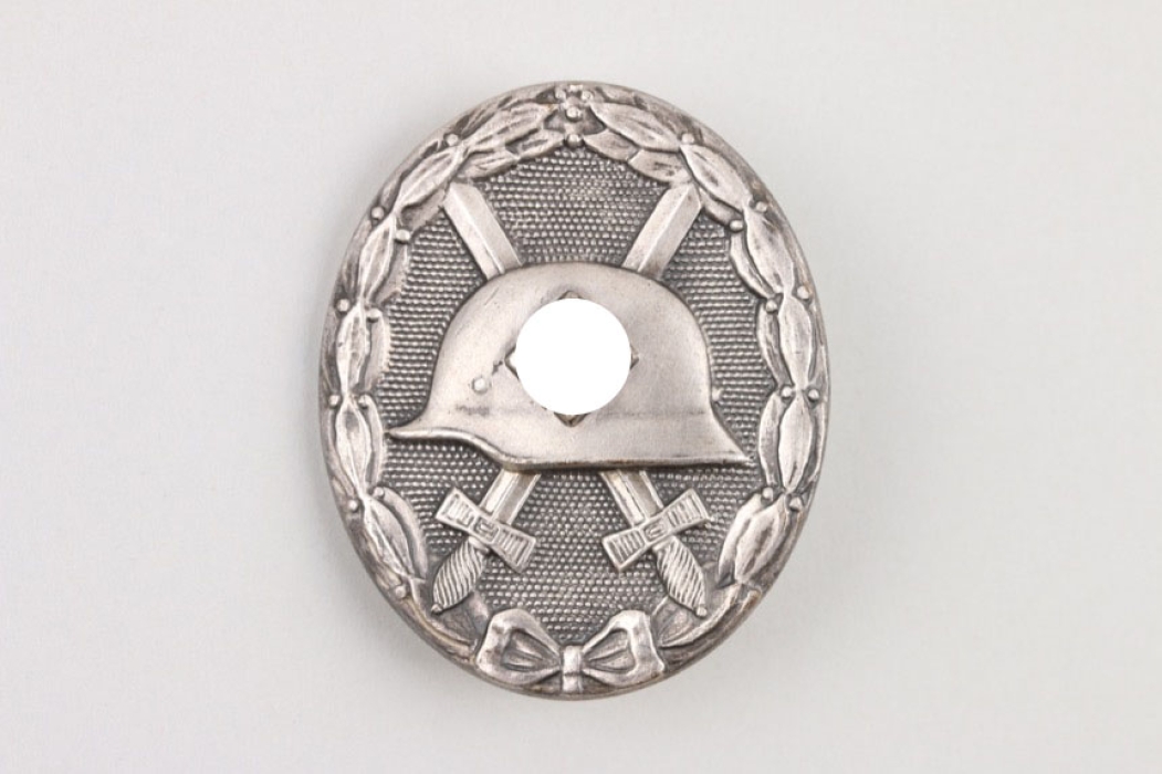 Wound Badge in silver - L/21 marked 