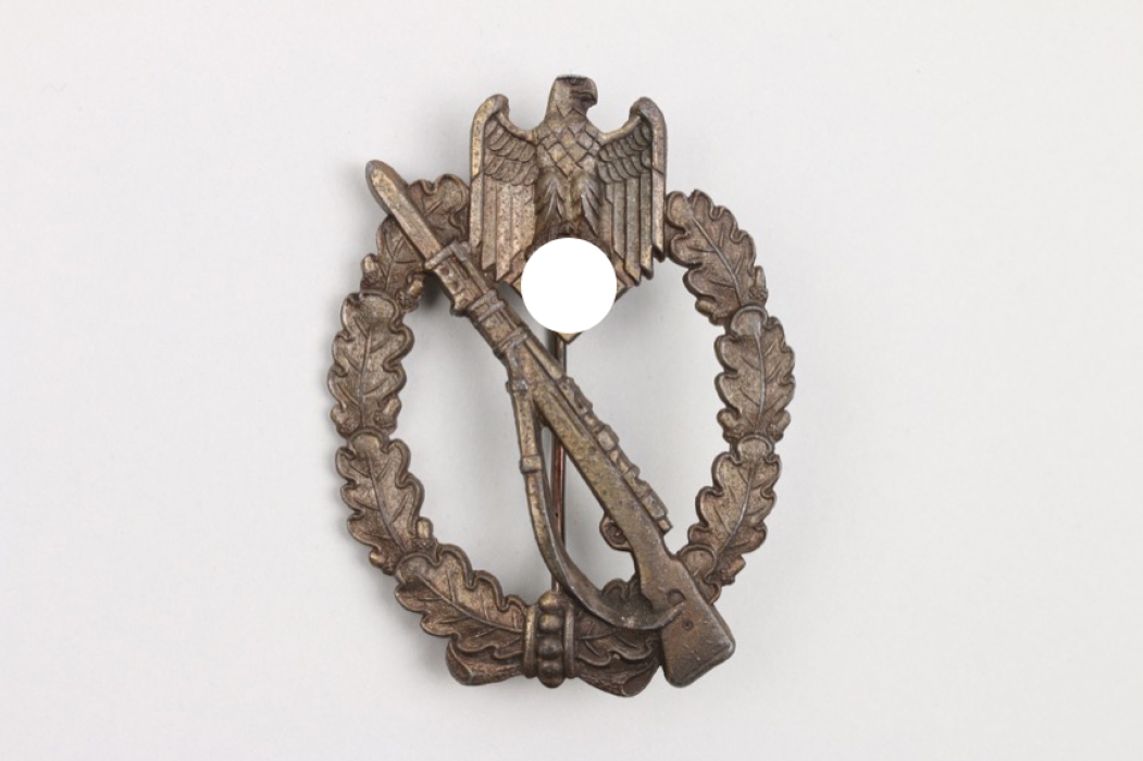 Infantry Assault Badge in bronze