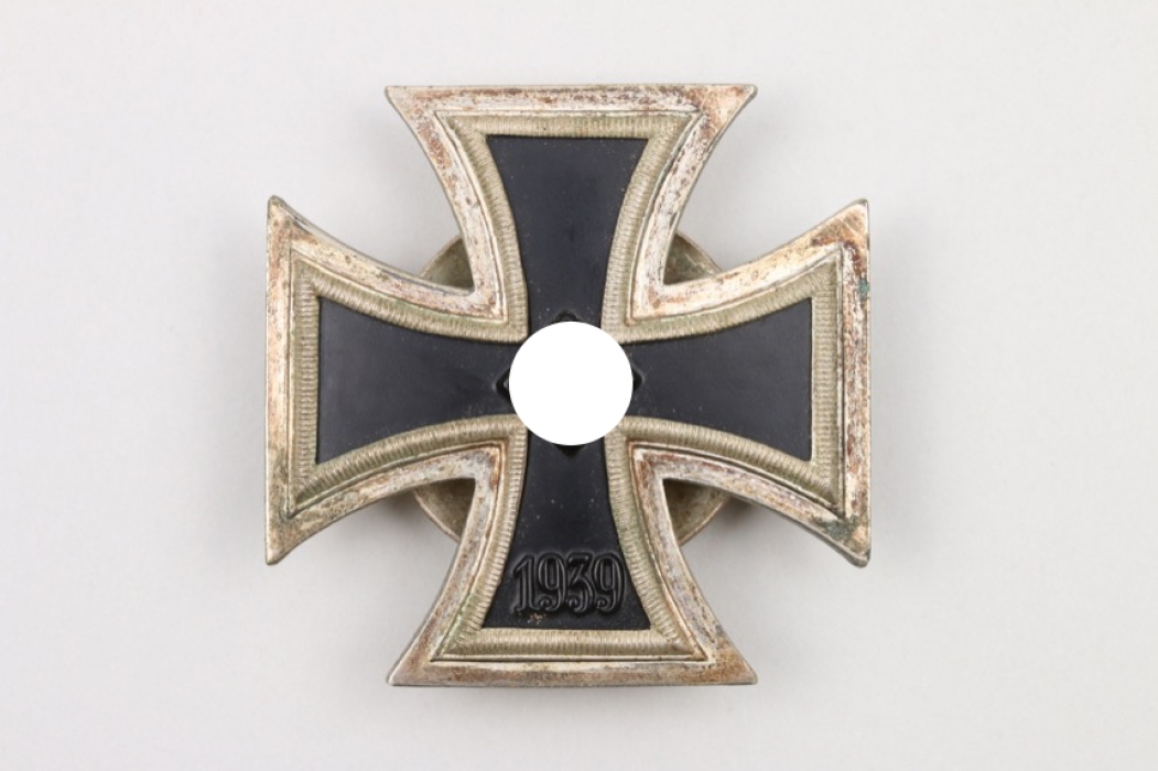 1939 Iron Cross 1st Class L/12 on screw-back 