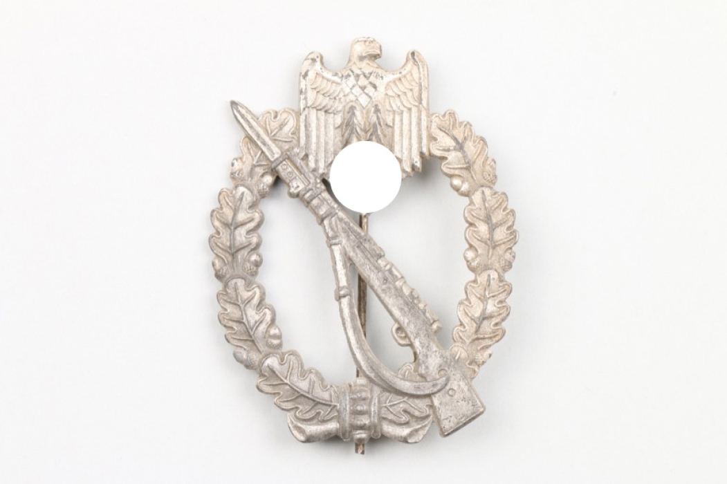 Infantry Assault Badge in silver