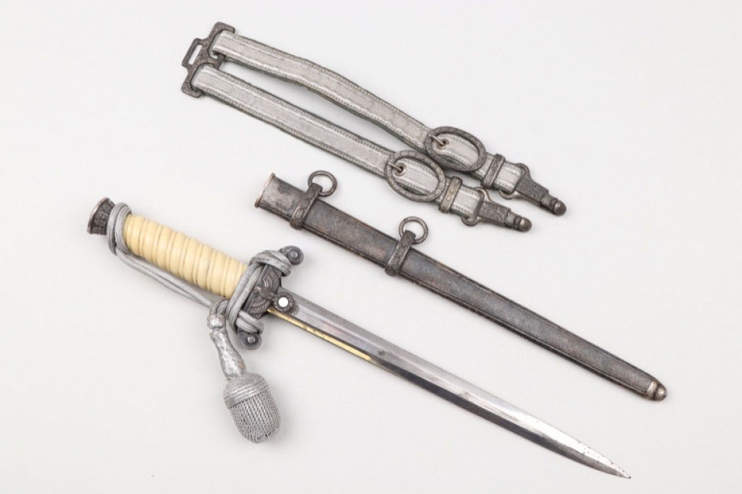 Heer officer's dagger with hangers & portepee