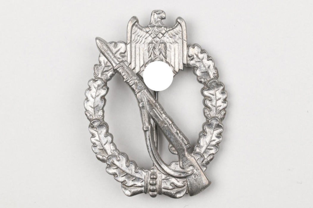 Infantry Assault Badge in silver