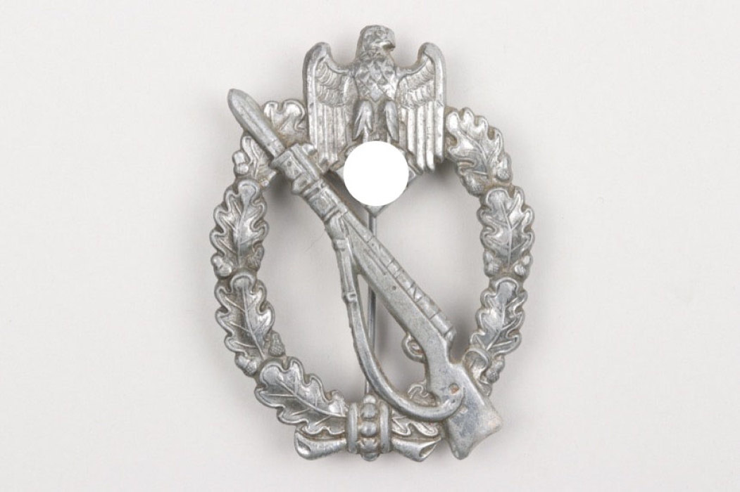 Infantry Assault Badge in silver - semi-hollow