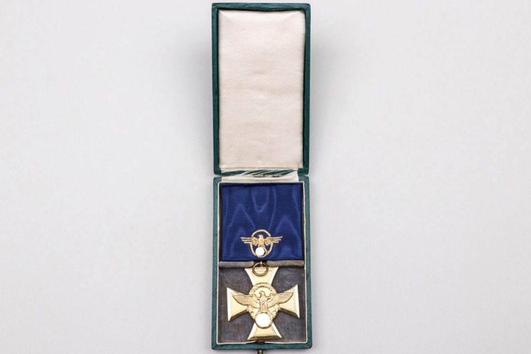 Police 25 years Long Service Award in case