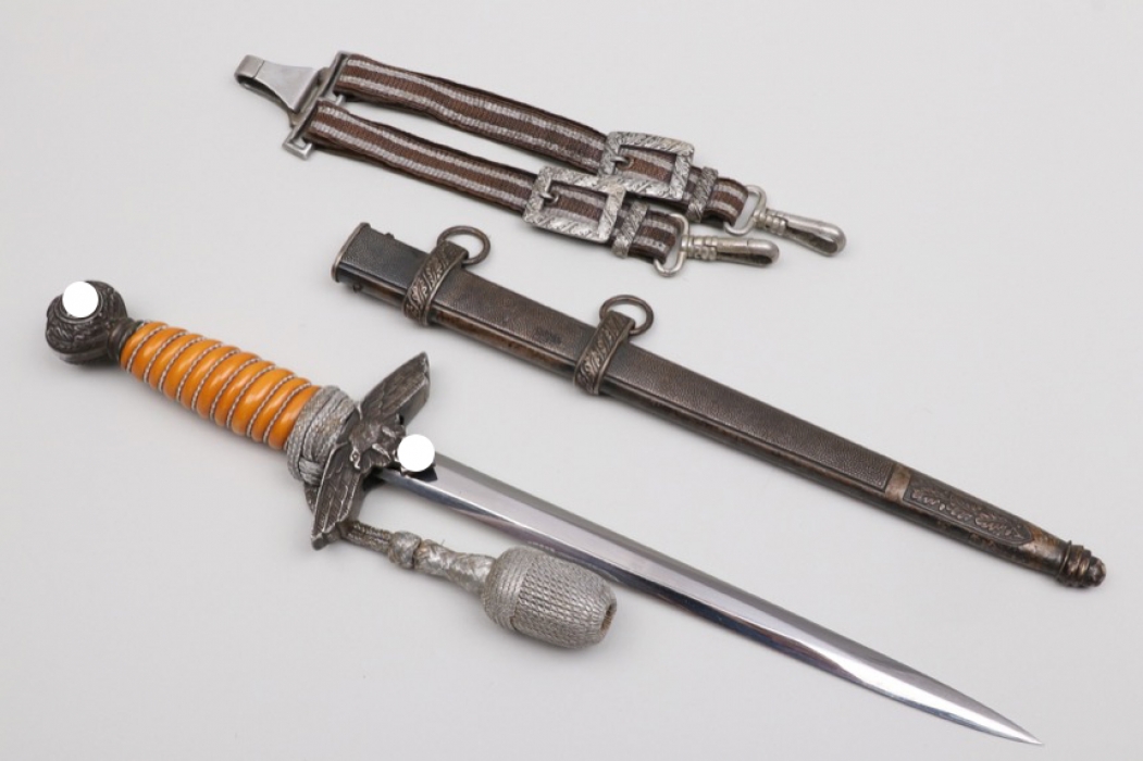 Luftwaffe officer's dagger with hangers and portepee