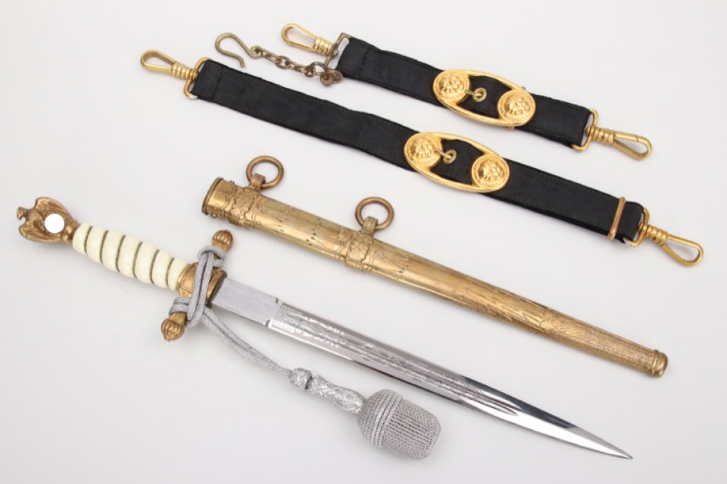 Kriegsmarine officer's dagger with hangers & portepee - Eickhorn