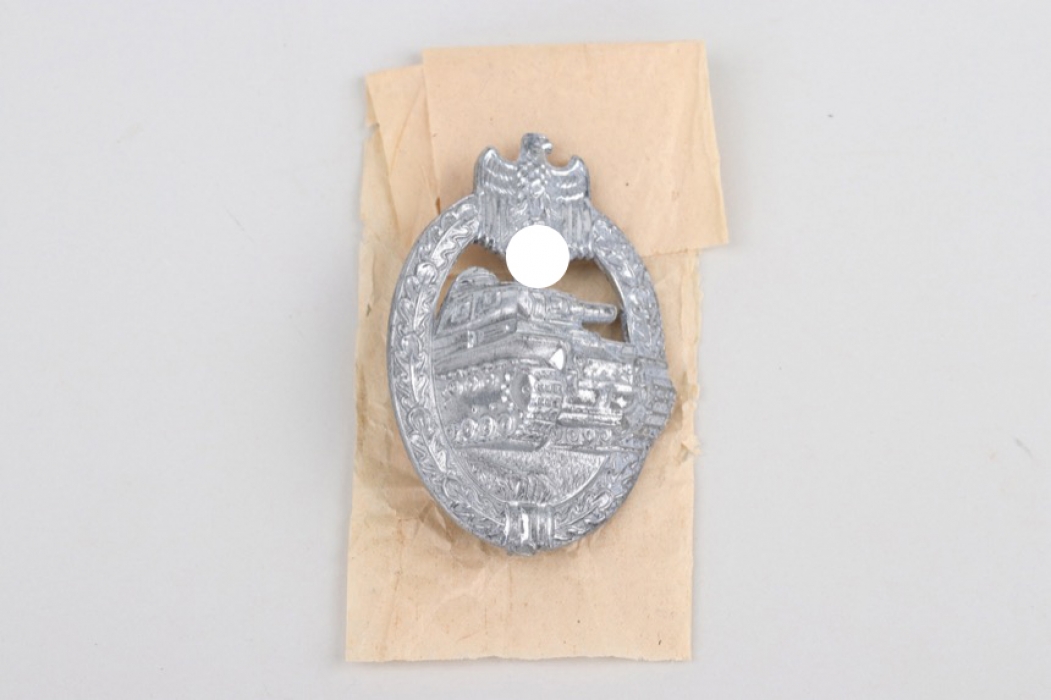 Tank Assault Badge in Silver "RK" with wrapping paper - mint 1-