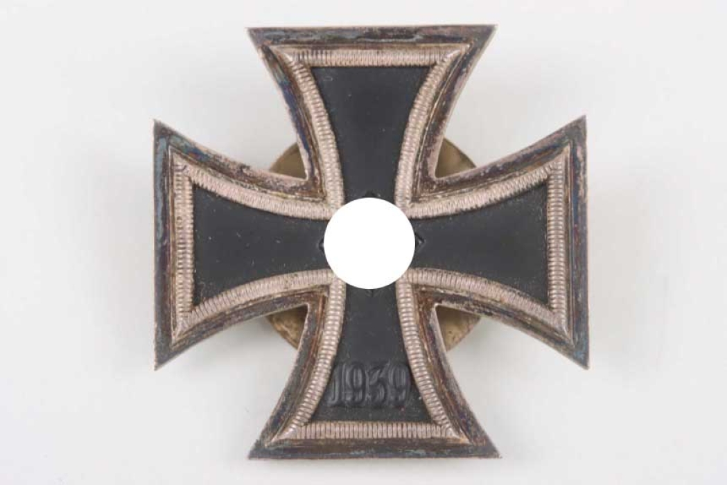 Screw back 1939 Iron Cross 1st Class "L/59"